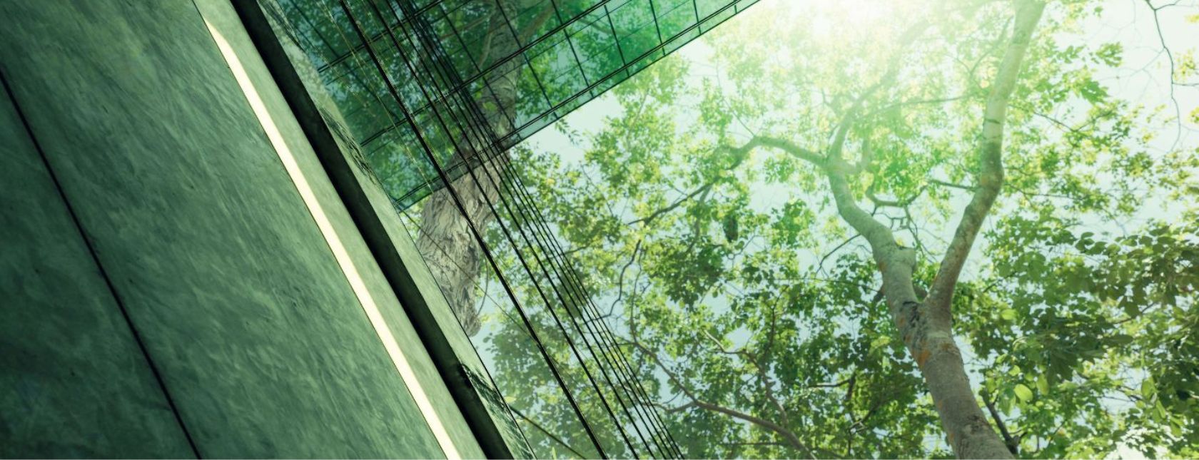 Edificio ecosostenibile in una città moderna