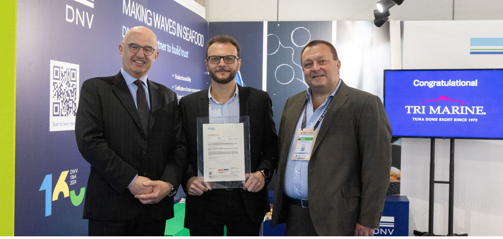 Consegna del certificato a Tri Marine da parte di DNV