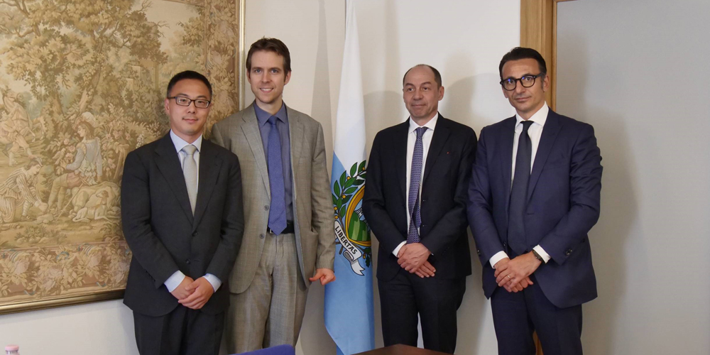 Andrea Zafferani, Segretario di Stato Segreteria di Stato per l’Industria, l’Artigianato e il Commercio, il Lavoro, la Cooperazione e le Telecomunicazioni della Repubblica di San Marino Sergio Mottola, Presidente San Marino Innovation - Istituto per l’Innovazione della Repubblica di San Marino S.p.A, Renato Grottola Global Director – M&A and Digital Transformation, DNV GL – Business Assurance, Sunny Lu CEO of VeChain