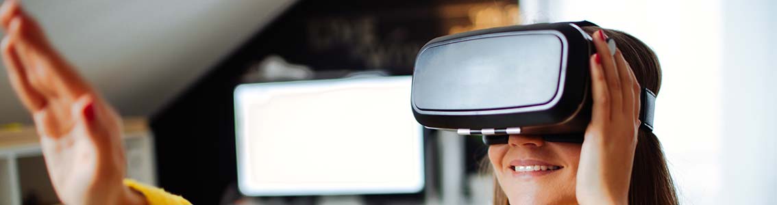 Virtual reality girl